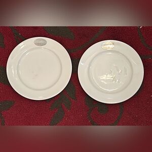 Royal Doulton “Zinc Cafe” Elegant White 23 cm Bone China Plates - New W/Stickers